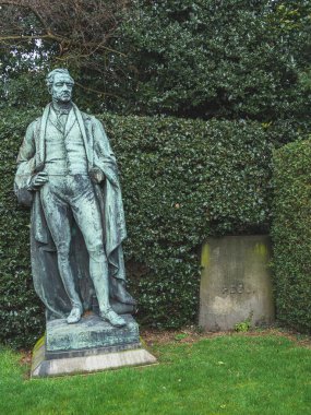 Robert Peel 'in Gawsworth, Cheshire' daki heykeli.