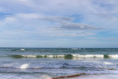Brezilya sahilinde dalga hareketi