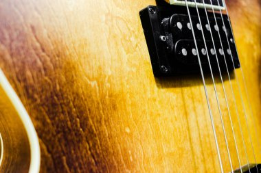 akustik gitarı kapat.