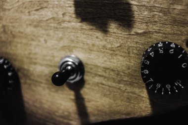 Stüdyoda elektro gitarlar