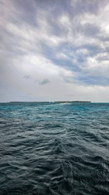 En üst durak Maldivler. Lüks otelinizdeki muhteşem cennete muhteşem manzaralar, hayatınızın yolculuğunu yaşayın.