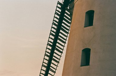 Aşağı Saksonya, Almanya 'daki eski yel değirmeni cephesinin kapanışı