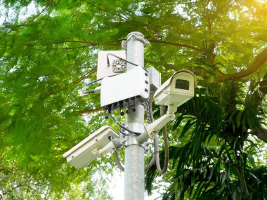 CCTV kamera güvenlik için parkta