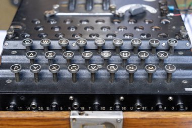 Dünya Savaşı 'ndan kalma Alman Enigma Makinesi şifreleme aygıtı