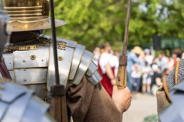 Antik Roma askerlerinin zırhı, tarihi bir canlandırmanın ardından...