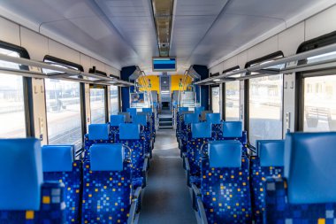 Macar vagonunda içeriden boş bir tren vagonu.