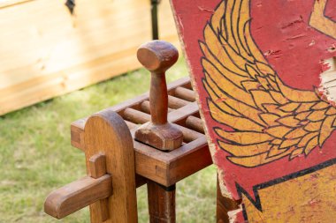 Tahta antik Roma kılıcı, bir askeri kampta gladius.