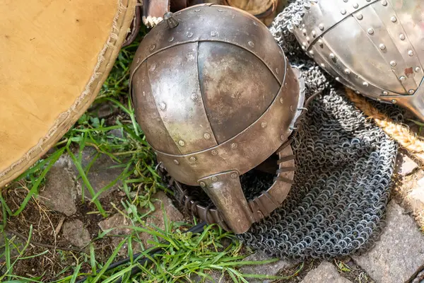 Zincirli Ortaçağ Norman tarzı kask