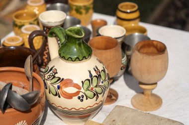 Macar geleneksel renkli seramikleri