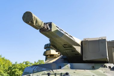 30 mm 'lik makineli tüfekle Macar Lynx piyade savaş aracı (IFV)