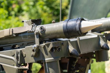 Fransız yapımı Füze Aktarılabilir Anti-Arien Lger (Mistral) kısa menzilli hava savunma füzesi fırlatıcısı.