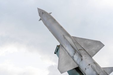 Sovyet yapımı eski gri uçaksavar füzeleri