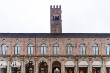 İtalya 'nın Bologna merkezindeki ortaçağ tarihi binaları