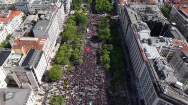 Lizbon _ Portekiz: Karanfil Devrimi olarak da bilinen 25 Nisan 1974 'te Avenida da Liberdade' de