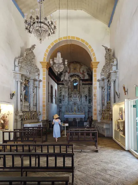 Paraty, Rio de Janeiro, Brezilya, 6 Şubat 2025, Santa Rita Katolik Kilisesi 'nin sunak manzarası. Tarihi mimari