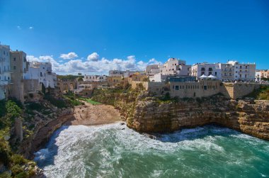 Polignano şehrinde körfez