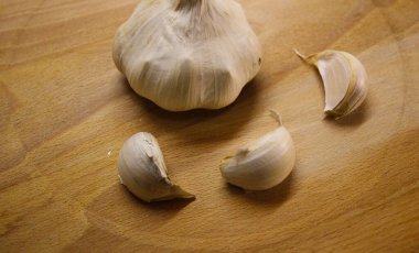 Sarımsak (Allium sativum), Amaryllidaceae familyasından bir sarımsak türü.