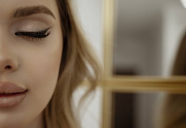 Güzellik yüz makyaj. Makyaj. Kirpik uzantıları. Mükemmel makyaj portre. Vakfı. Kozmetik kaptırdın, kaşları. Mükemmel cilt güzellik kız. Kirpik. Baştan Yaratma