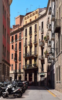 16 Ağustos 2017 - Barselona, İspanya Barselona Caddesi 'nde park halindeki bir grup motosikletle 