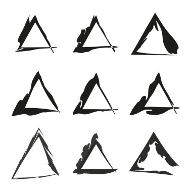 Grunge üçgeni ikonu. Fırça darbesi şeklinde. Siyah soyut vektör. Sanatsal mürekkep tasarımı. EPS 10.