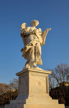İtalya 'nın sonsuz Roma kenti Castel Sant' Angelo 'nun görkemli mimarisi ve heykelinin manzarası. Fotoğraf 29 Aralık 2024 'te Roma' da çekildi.