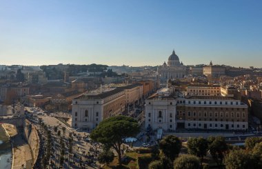 İtalya 'nın sonsuz Roma kenti yakınlarındaki görkemli Vatikan şehrinin manzara manzarası. Fotoğraf 29 Aralık 2024 'te Roma' da çekildi.