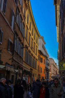 İtalya 'nın sonsuz Roma şehrindeki görkemli caddenin manzarası. Fotoğraf 8 Aralık 2024 'te Roma' da çekildi.