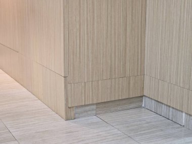 Modern Ahşap Panellerin ve Döşeme Detaylarının Fotoğrafı