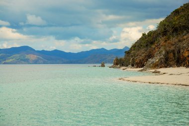 Deniz ve plajın güzel manzarası (Malcapuya Adası, Coron, Palawan) - Filipinler, Coron Adası