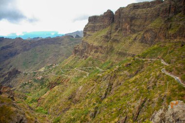 Dağ manzarası, adanın dağlarındaki yol - İspanya, Tenerife