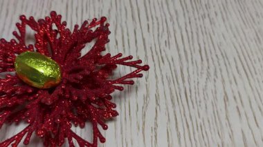 Karmaşık dizaynlı göz kamaştırıcı altı köşeli süs. Herhangi bir yere zarif bir dokunuş eklemek için