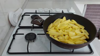 Altın ve Çıtır Kızarmış Patates Basit, Karşı konulamaz Bir Tarif