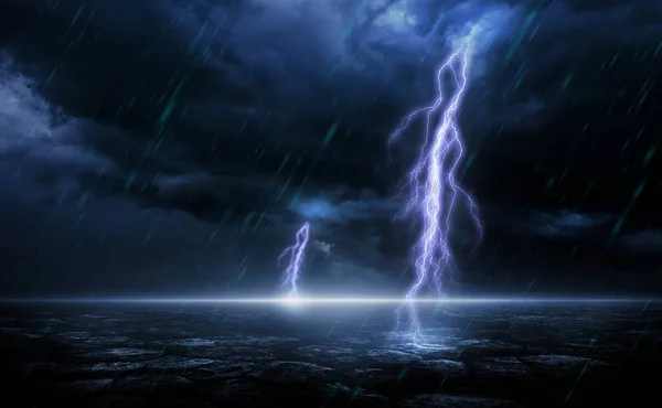 3Dレンダリング抽象暗い空の通りと曇りの嵐 雨と雷のアスファルト光 — ストック写真