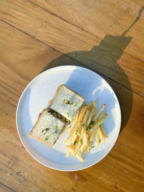 Kızarmış balığın mutfak fotoğrafı.