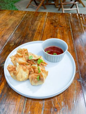 Yağda kızartılmış hamurun mutfak fotoğrafı.