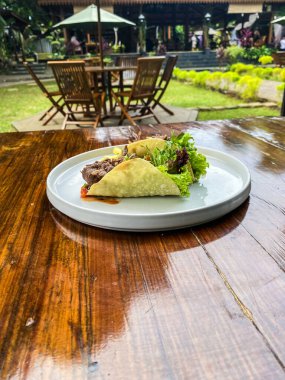 Masada soslu biftek.