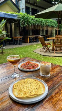 Bir restoranın mutfak fotoğrafı.