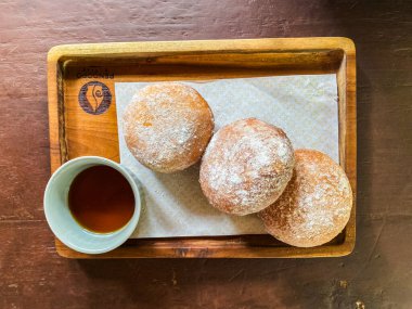 Susamlı taze çörekler.