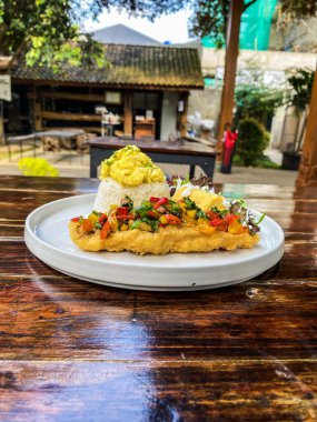 Yumurtalı ve sebzeli omlet.