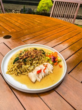 Balıklı eriştenin mutfak fotoğrafı.