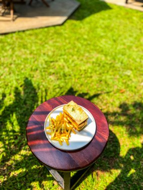 Patates kızartması ve kızarmış patates cipsi