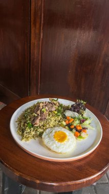 Sebzeli ve baharatlı pilav.