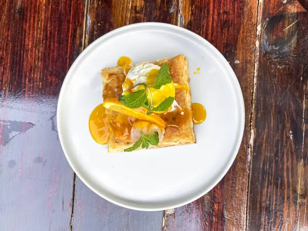 Kremalı lezzetli turta