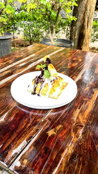 çikolata ve muz ile gözleme