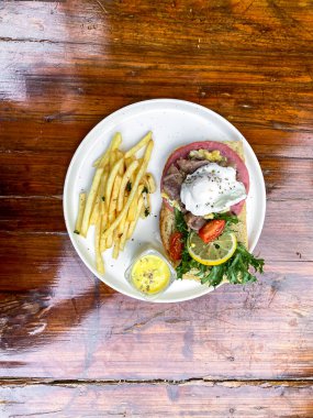 Sebzeli biftek ve patates