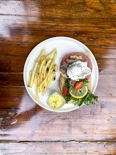 Sebzeli biftek ve patates