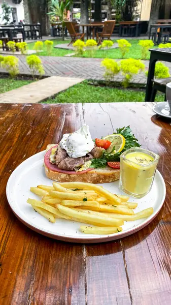 Bir yemeğin mutfak fotoğrafı.