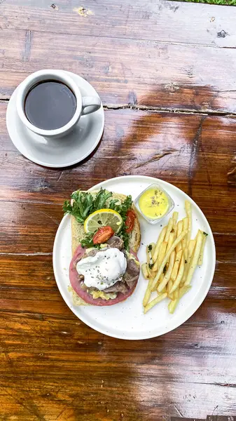 Lezzetli ve sağlıklı kahvaltı.