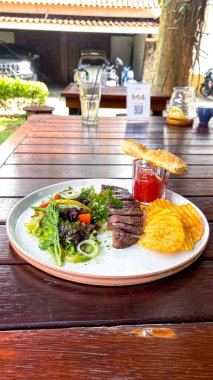 Yakın çekim - masada lezzetli yemekler