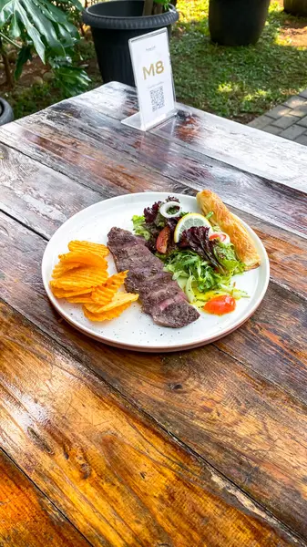 Kızarmış biftek, patates, sebze, ızgara, ızgara domuz eti, kızarmış et.